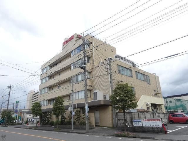 近くの医療法人厚和会河合病院まで473m（徒歩6分）