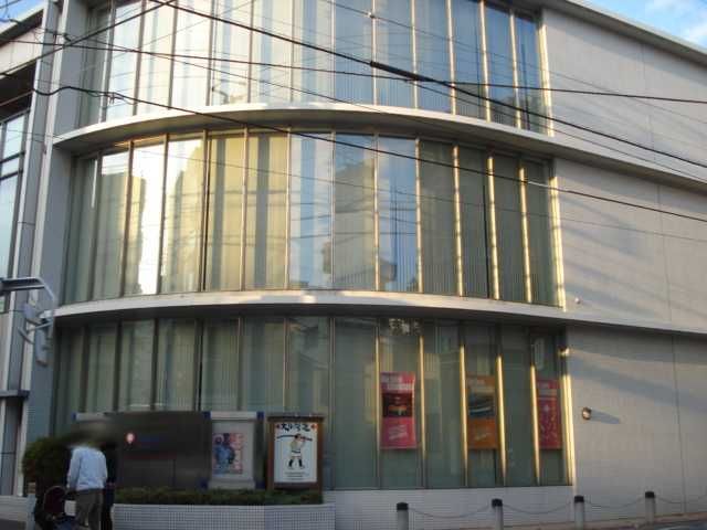 近くの川崎信用金庫高津支店（銀行）まで722m（徒歩10分）