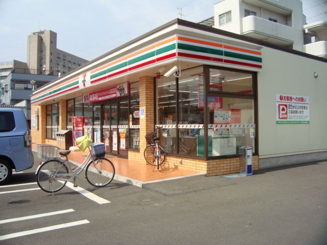 近くのセブンイレブン川崎子母口東店まで436m(徒歩6分)