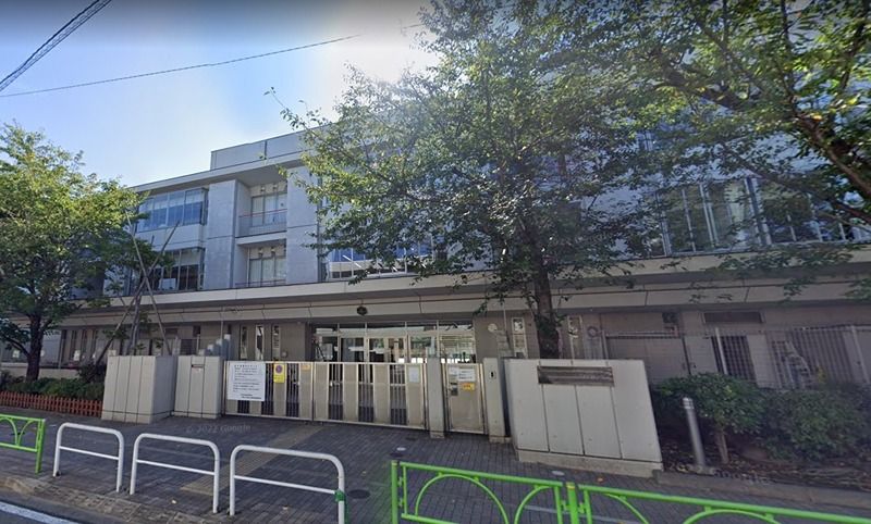 近くの世田谷区立駒沢小学校(駒沢大学)まで1,581m(徒歩20分)
