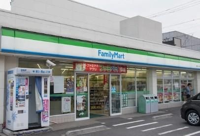 近くのファミリーマート 南千住一丁目店まで440m(徒歩6分)