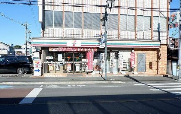近くのセブンイレブン所沢金山町店まで450m（徒歩6分）