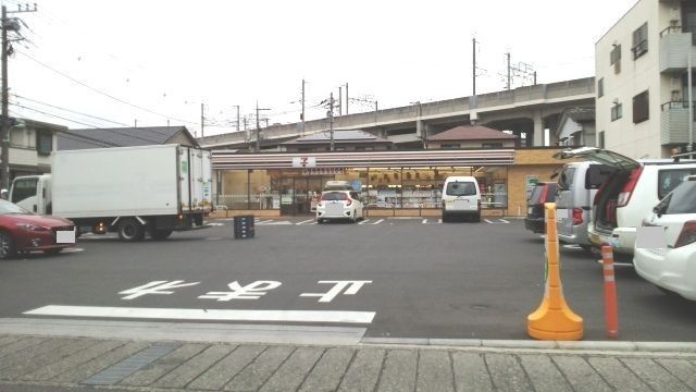 近くのセブン さいたま鹿袋3丁目店まで300m(徒歩4分)