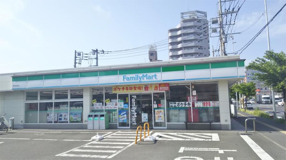近くのファミリーマート 厚木恩名店まで73m（徒歩1分）