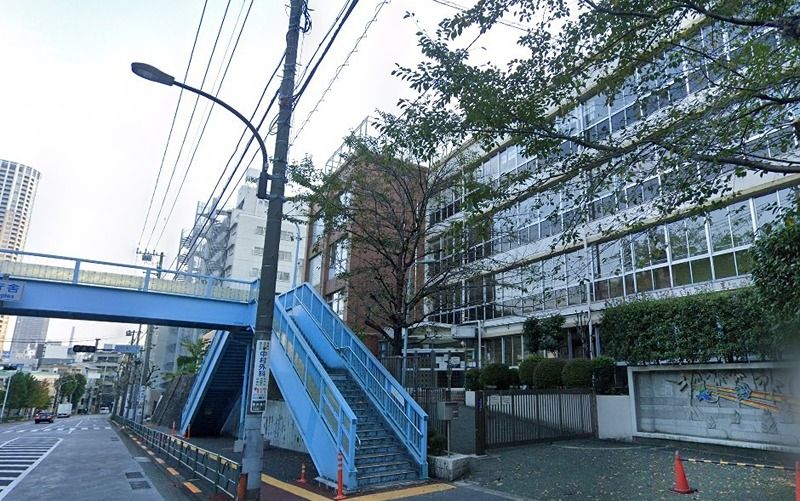 近くの目黒区立中目黒小学校(中目黒)まで314m(徒歩4分)