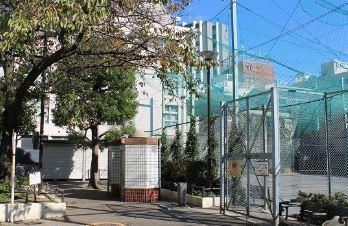 近くの源氏前公園まで892m(徒歩12分)