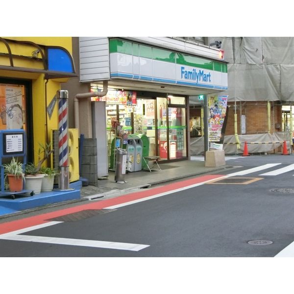 近くのファミリーマート 富士見ヶ丘駅南店まで22m(徒歩1分)