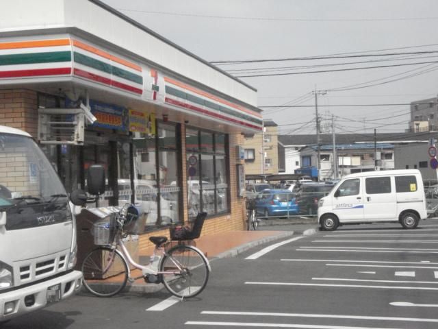 近くのセブンイレブン(コンビニ)まで116m(徒歩2分)