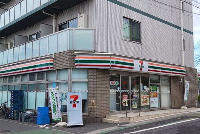 近くのセブンイレブン鬼越駅前店まで290m(徒歩4分)