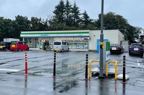近くのファミマ　さいたま堀崎町店まで500m（徒歩7分）