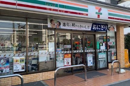 近くのセブンイレブン 板橋坂下3丁目店まで590m(徒歩8分)