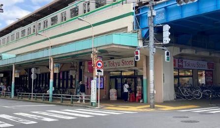 近くの綾瀬東急ストアまで361m(徒歩5分)