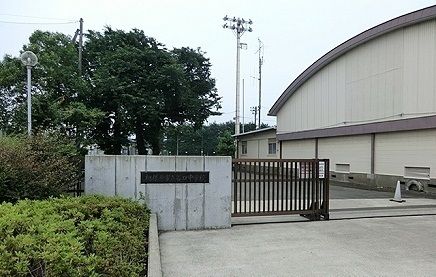 近くの相模原市立谷口中学校まで1,900m(徒歩24分)