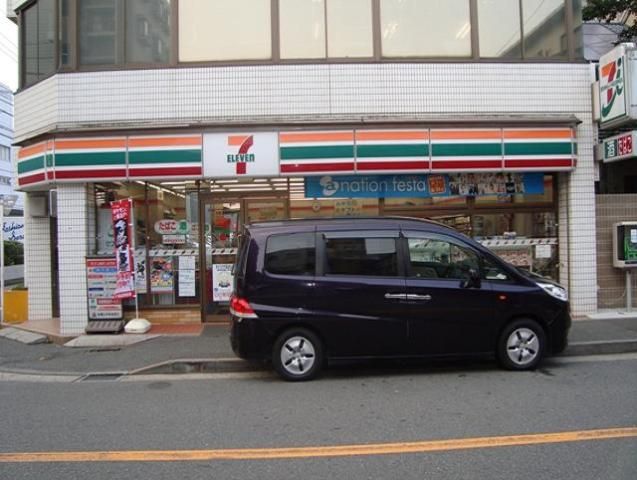 近くのセブンイレブン川崎殿町1丁目店まで530m(徒歩7分)