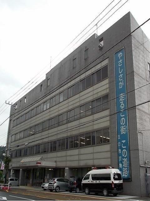 近くの五日市警察署まで600m(徒歩8分)