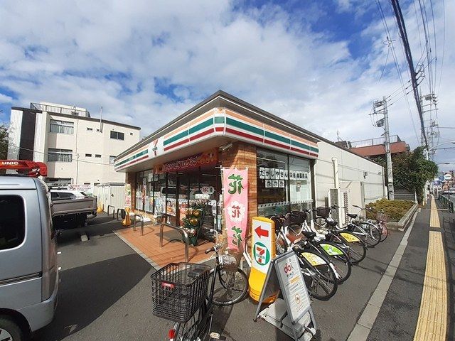 近くのセブンイレブン上野桜木2丁目店まで107m(徒歩2分)
