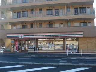 近くのセブンイレブン横浜釜利谷宮ケ谷店まで306m（徒歩4分）
