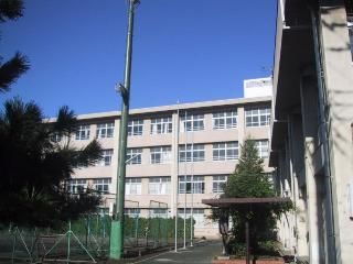 近くの南瀬谷中学校まで160m（徒歩2分）