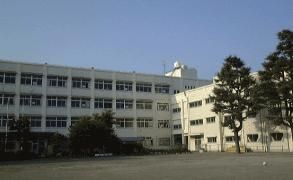 近くの南瀬谷小学校まで160m（徒歩2分）