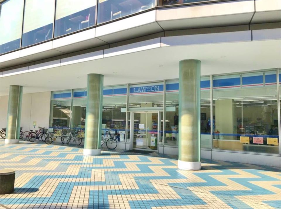 近くのローソン 横浜伊勢佐木町ワシントンホテル店まで57m(徒歩1分)