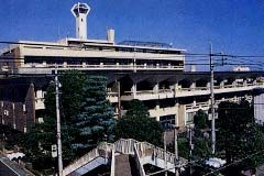 近くの川口市役所 第二庁舎まで584m(徒歩8分)