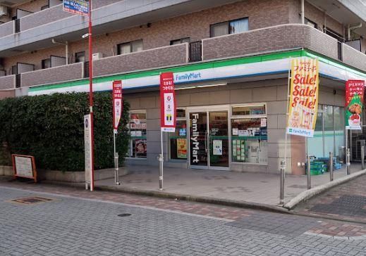 近くのファミリーマート 是政五丁目店まで441m(徒歩6分)