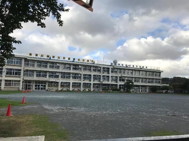 近くの武蔵村山市立第二小学校まで426m(徒歩6分)