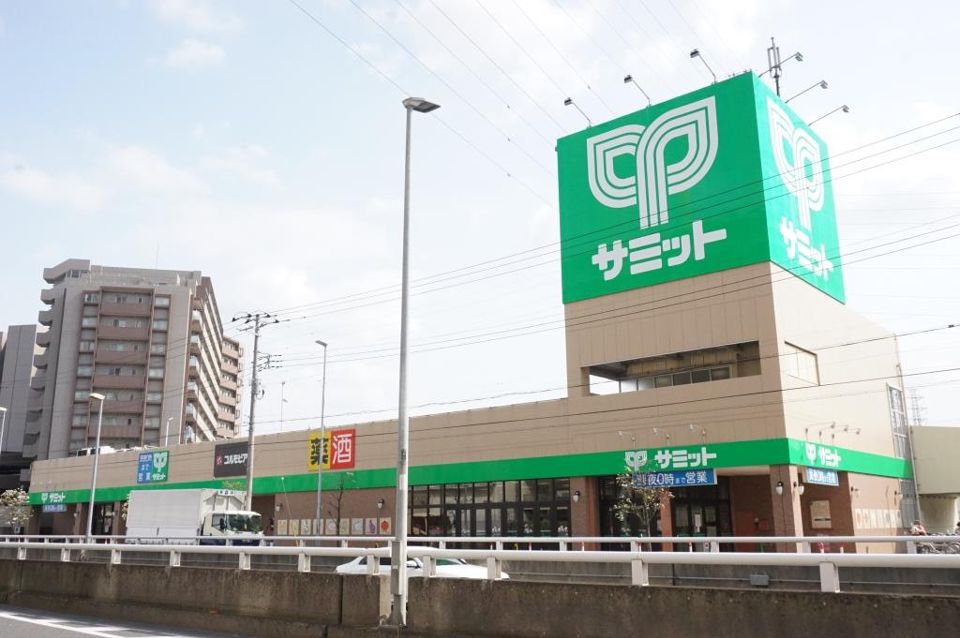 近くのサミットストア 鳩ヶ谷駅前店まで822m(徒歩11分)