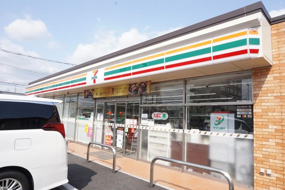 近くのセブンイレブン 川口里中央店まで102m(徒歩2分)