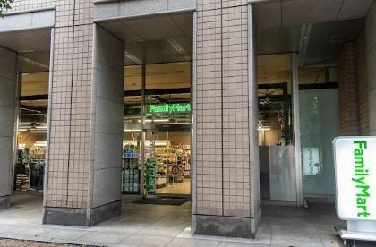 近くのファミリーマート 府中Jタワー店まで630m（徒歩8分）