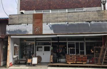 近くのCAFE PLUS 64（カフェ プラスシックスティーフォー）まで192m（徒歩3分）