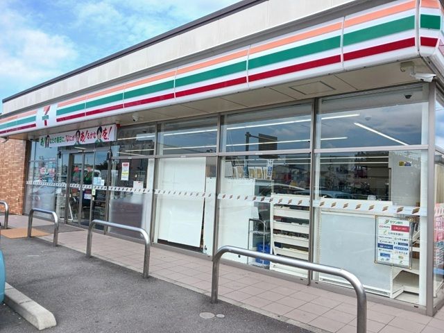 近くのセブンイレブン稲城南多摩北口店まで200m(徒歩3分)