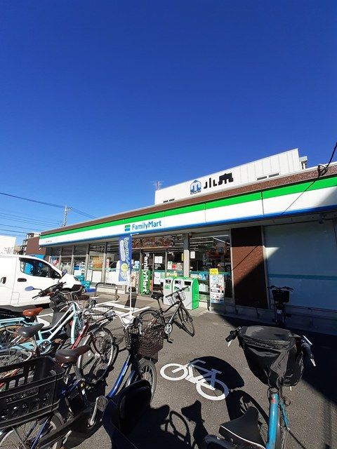 近くのファミリーマートまで357m(徒歩5分)