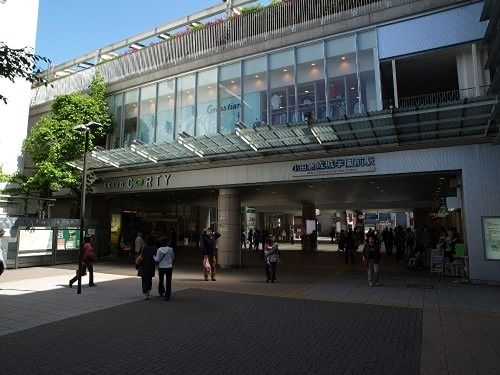 近くの成城学園前駅まで2,247m(徒歩29分)
