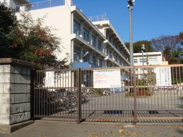 近くの福生市立福生第七小学校まで362m(徒歩5分)