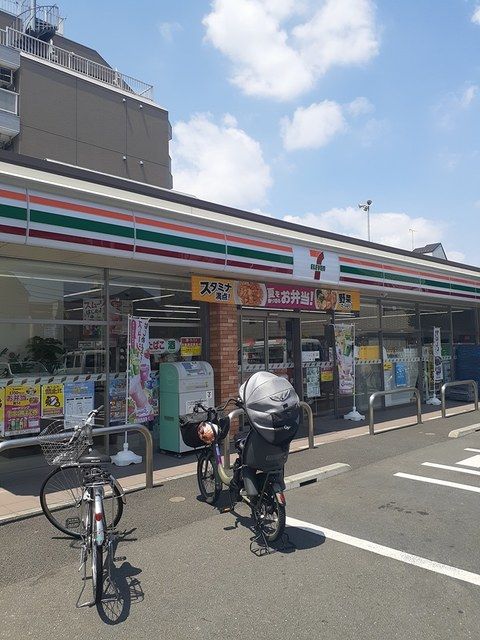 近くのセブンイレブンまで198m(徒歩3分)