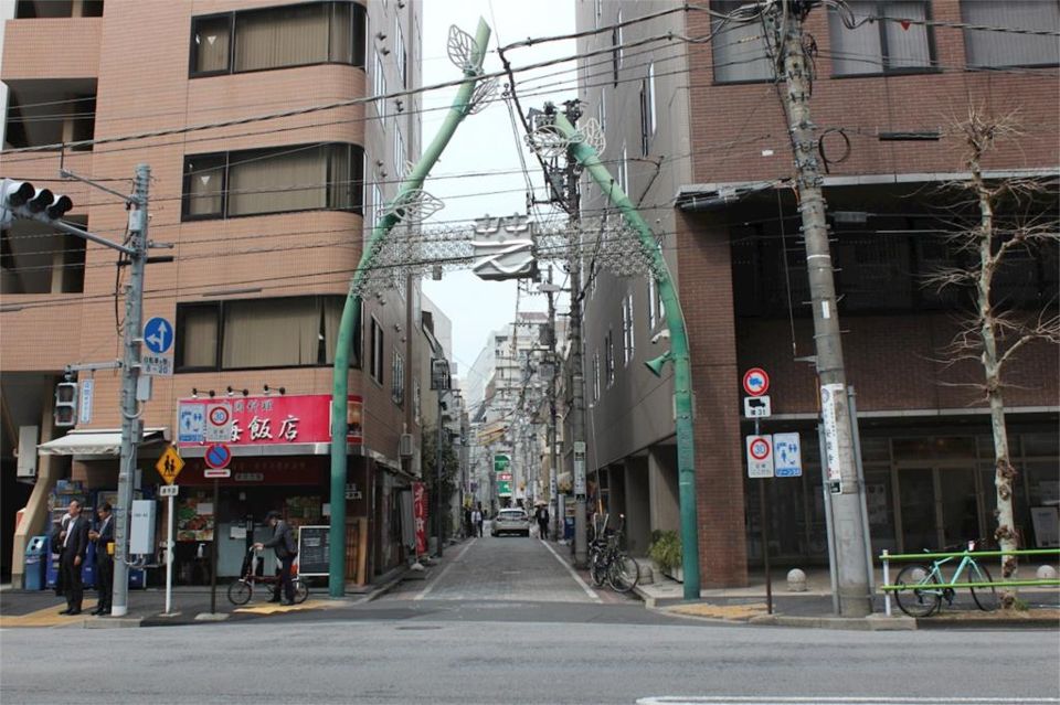 近くの芝商店街まで213m（徒歩3分）