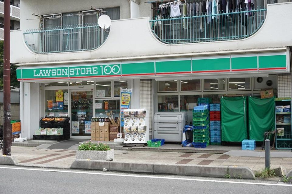 近くのローソンストア100 LSわらび中央店まで200m（徒歩3分）