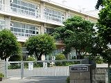 近くの宮原小学校まで1,200m(徒歩15分)