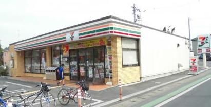 近くのセブンイレブン東町店まで238m（徒歩3分）