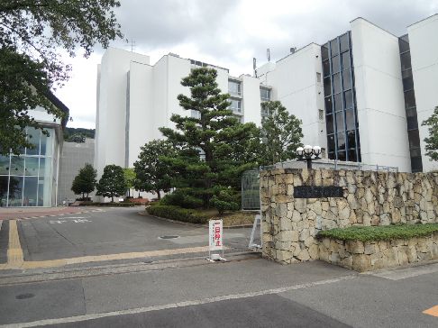 近くの私立大阪経済法科大学まで3,688m（徒歩47分）