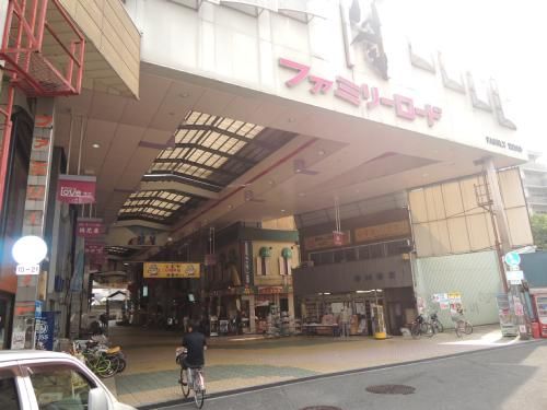 近くの近鉄八尾北商店街まで615m(徒歩8分)
