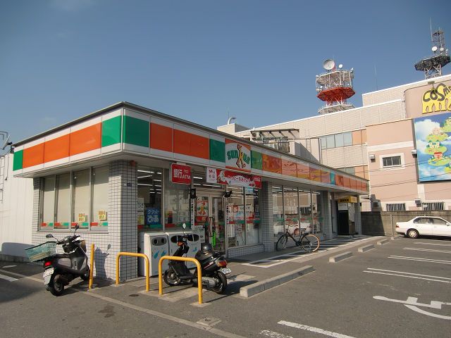 近くのサンクス 八尾光南町店まで90m（徒歩2分）