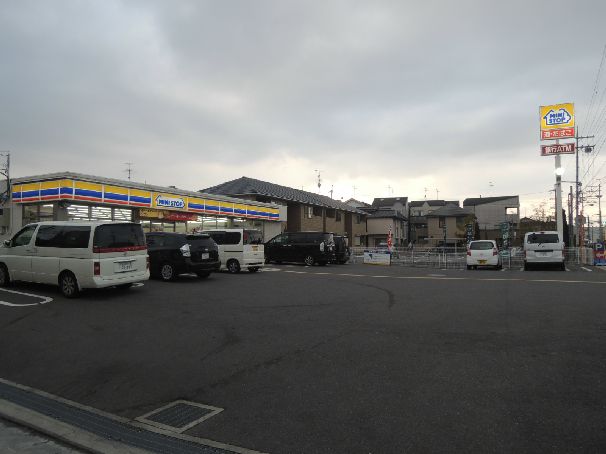 近くのミニストップ 八尾太田店まで356m（徒歩5分）