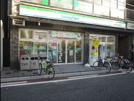 近くのファミリーマート 近鉄長瀬駅前店まで2m（徒歩1分）