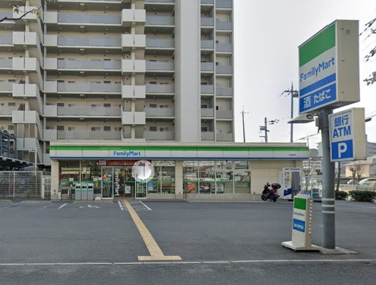近くのファミリーマート 吉田駅北店まで1,525m（徒歩20分）