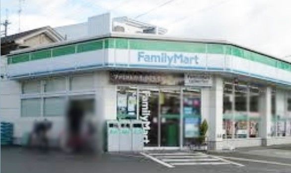 近くのファミリーマート 東太子一丁目店まで43m（徒歩1分）