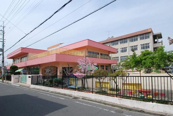 近くの八尾市立龍華幼稚園まで237m（徒歩3分）