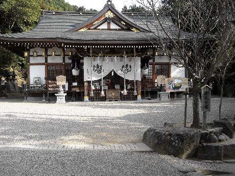 近くの恩智神社まで323m（徒歩5分）
