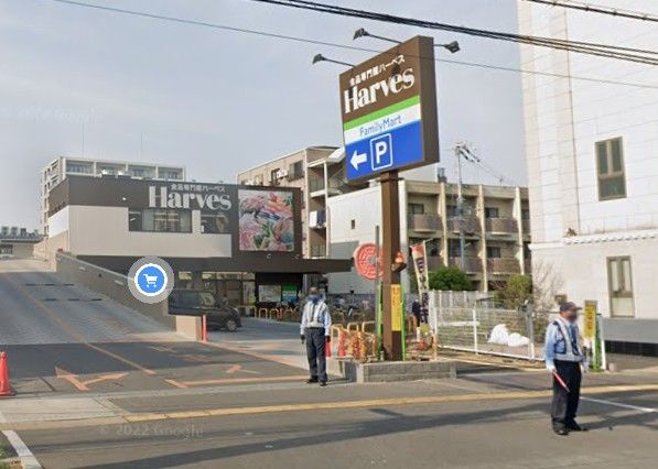 近くのファミリーマート 近商ストアハーベス山本店まで438m(徒歩6分)